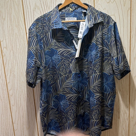 Tommy Bahama Other - Tommy Bahama Men floral shirt . Size XL NEW with tags!